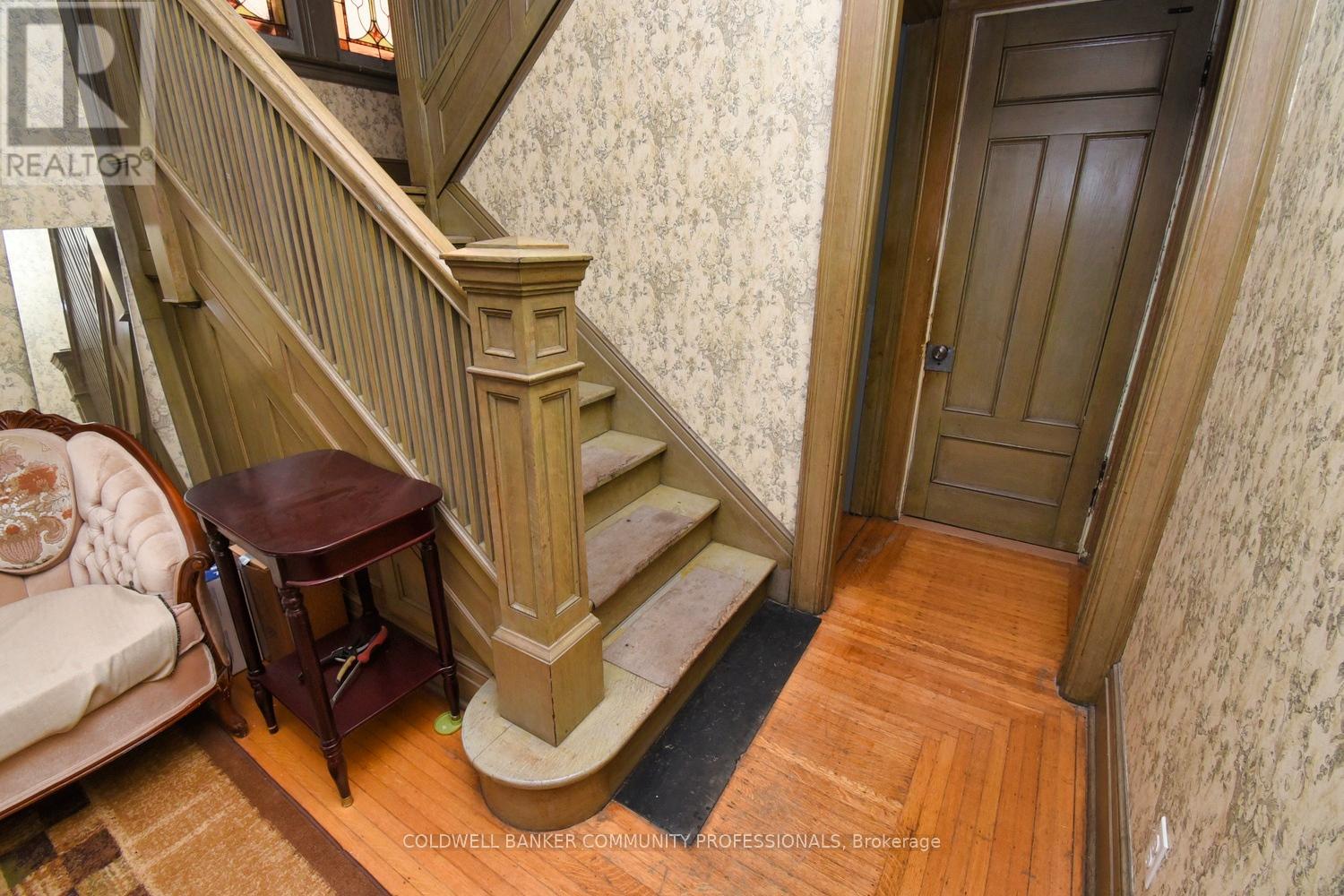 461 Dundurn Street S, Hamilton, Ontario  L8P 4M1 - Photo 6 - X12422342