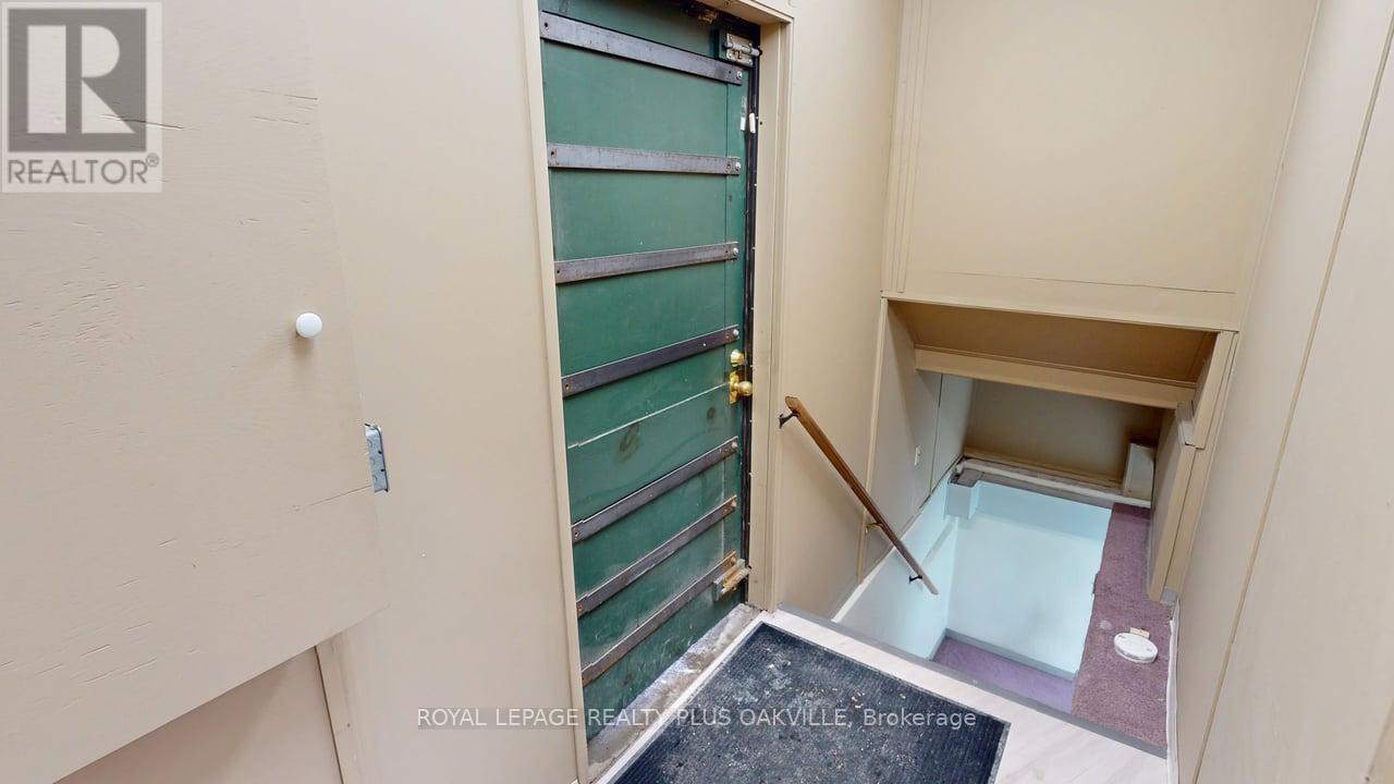 9 Main Street W, Grimsby (Grimsby East), Ontario  L3M 1M7 - Photo 12 - X12422344