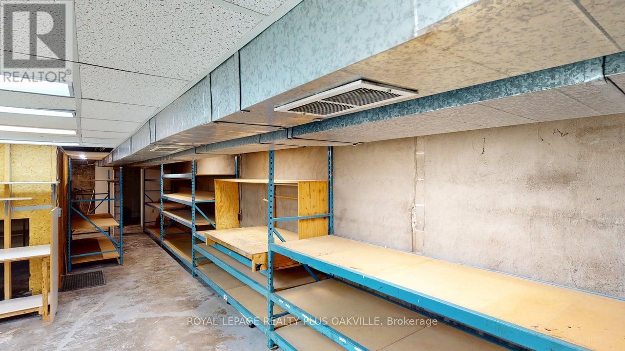 9 Main Street W, Grimsby (Grimsby East), Ontario  L3M 1M7 - Photo 14 - X12422344