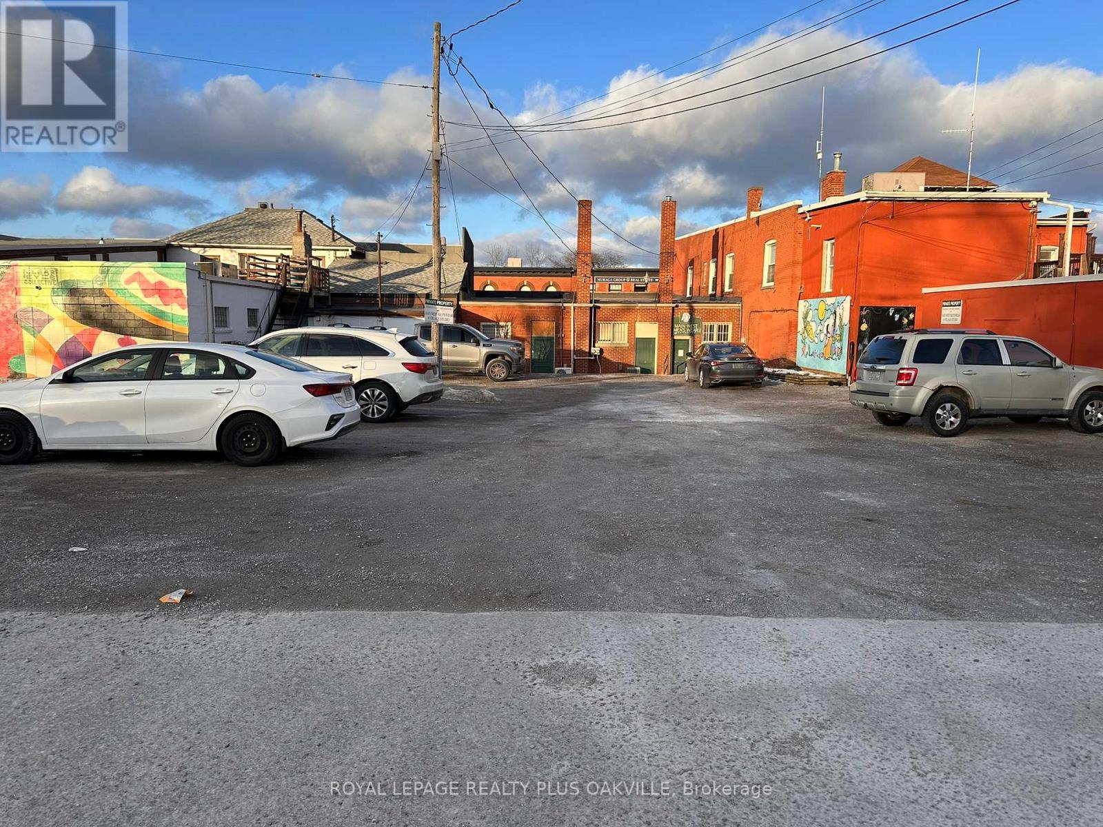 9 Main Street W, Grimsby (Grimsby East), Ontario  L3M 1M7 - Photo 3 - X12422344