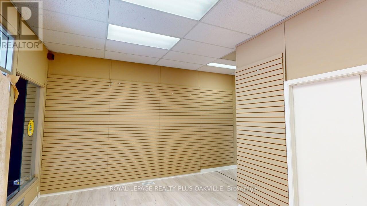 9 Main Street W, Grimsby (Grimsby East), Ontario  L3M 1M7 - Photo 7 - X12422344