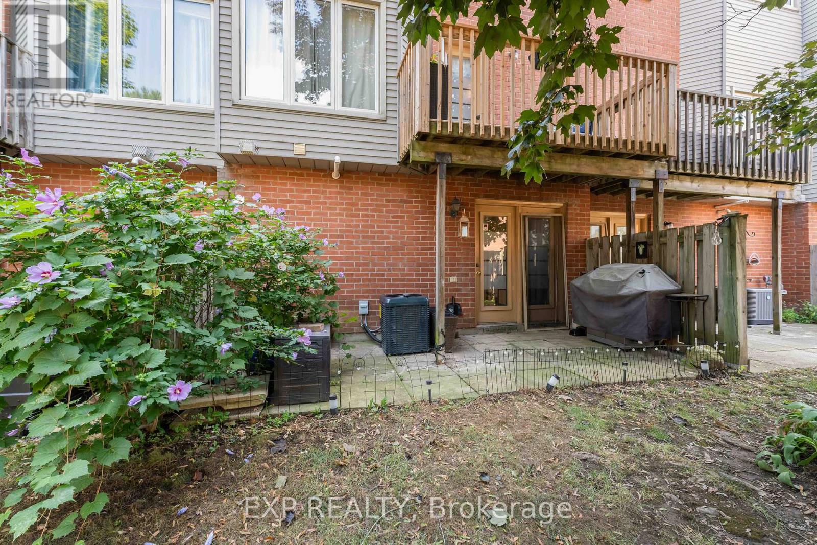 37 - 72 Stone Church Road W, Hamilton, Ontario  L9B 2H6 - Photo 35 - X12422371