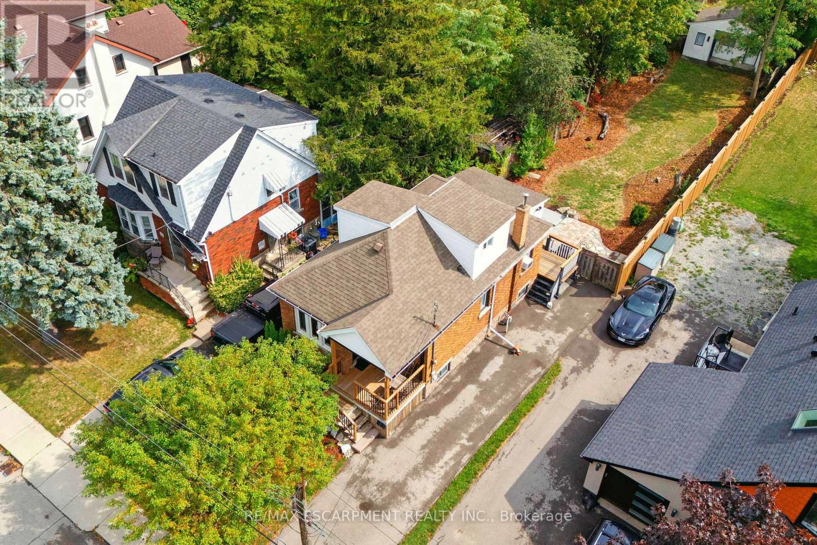 57 Highcliffe Avenue, Hamilton, Ontario  L9A 3L3 - Photo 3 - X12422392