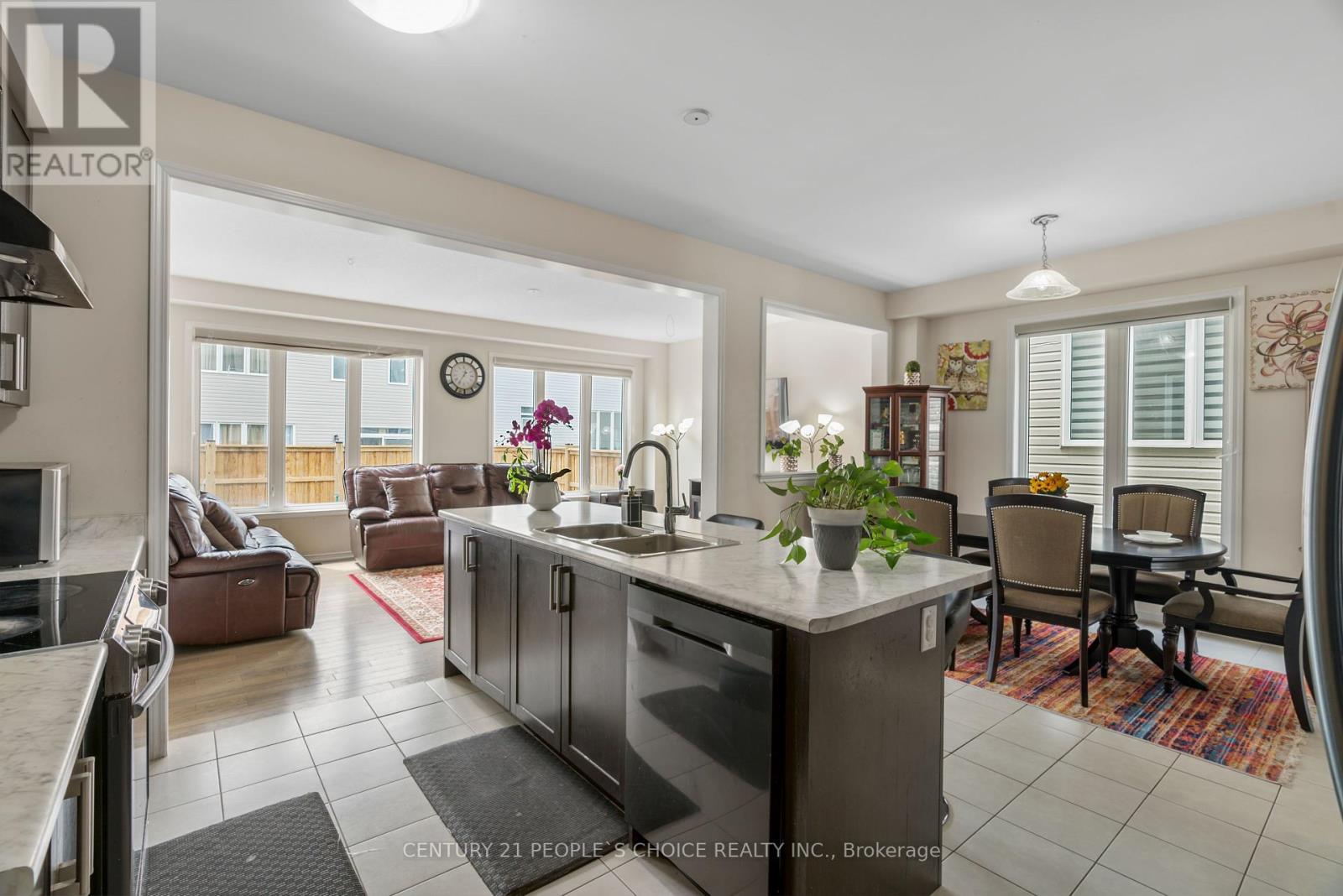 8670 Chickory Trail, Niagara Falls, Ontario  L2H 3S5 - Photo 12 - X12422421