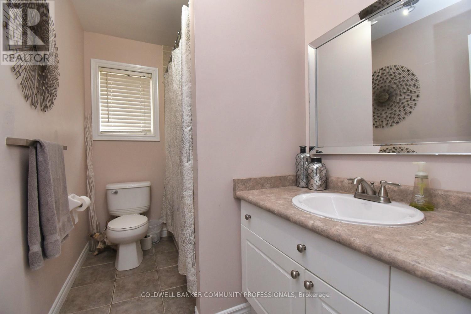 159 Thames Way, Hamilton, Ontario L0R 1W0 - Photo 32 - X12422440