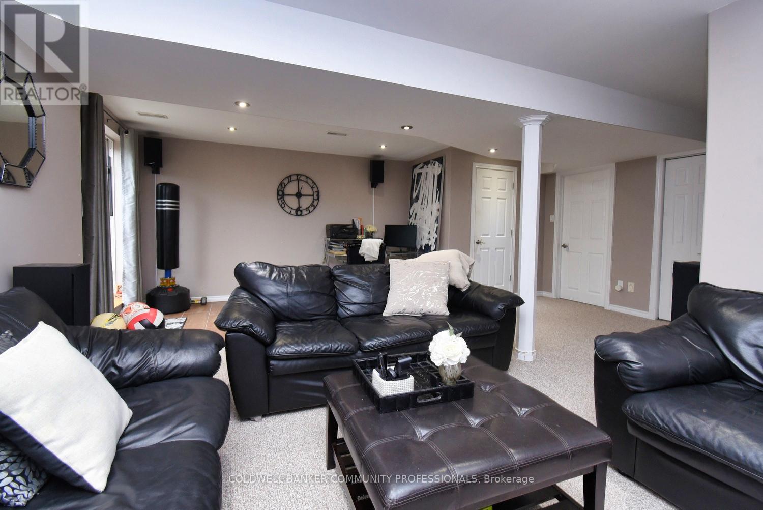 159 Thames Way, Hamilton, Ontario L0R 1W0 - Photo 35 - X12422440