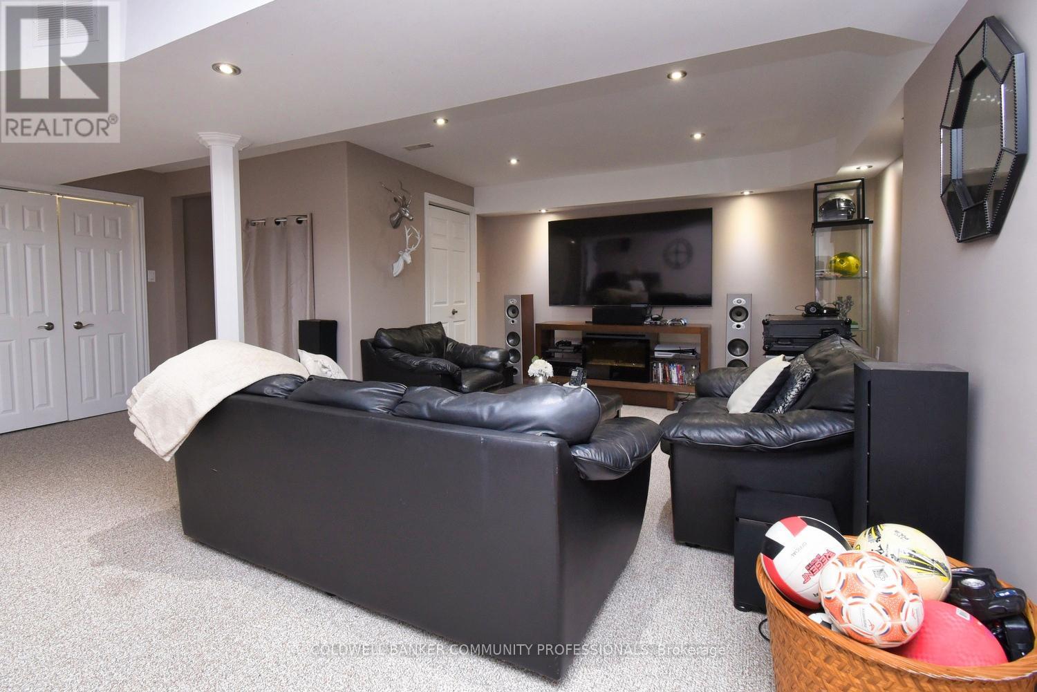 159 Thames Way, Hamilton, Ontario L0R 1W0 - Photo 38 - X12422440