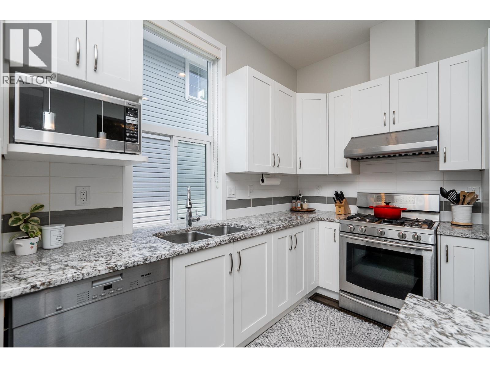3466 Galloway Avenue, Coquitlam, British Columbia  V3E 0H7 - Photo 6 - R3051426