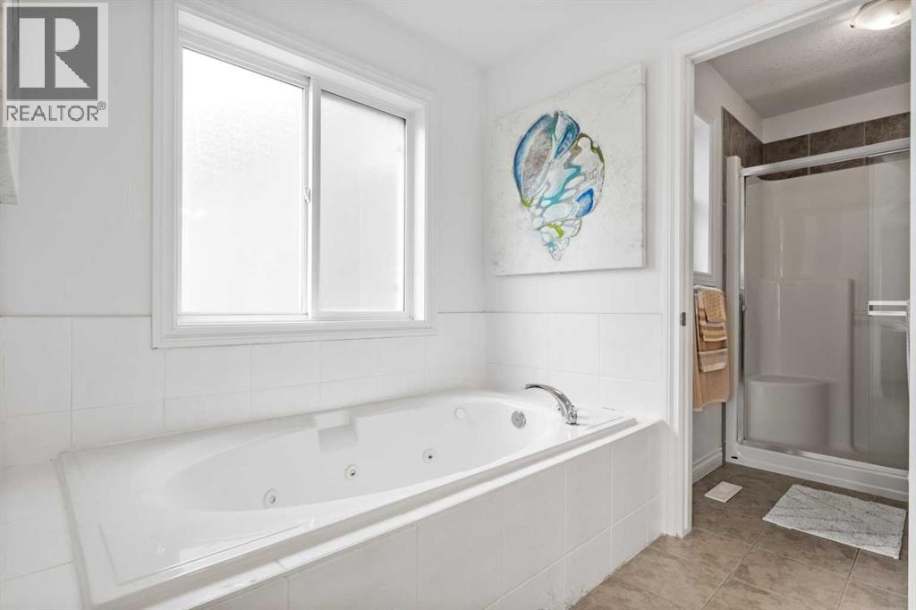 44 Sherwood Circle Nw, Calgary, Alberta  T3R 1R3 - Photo 29 - A2257197