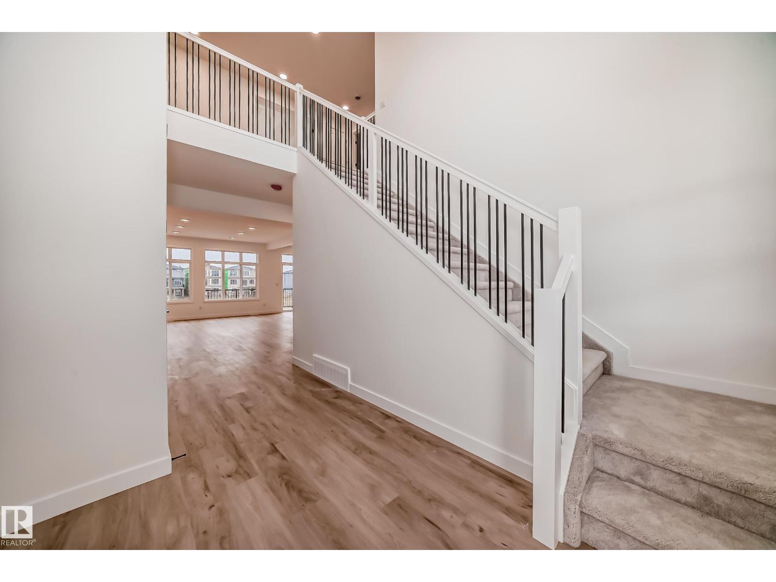 5815 Kootook Li Sw, Edmonton, Alberta  T6W 4V9 - Photo 2 - E4459123