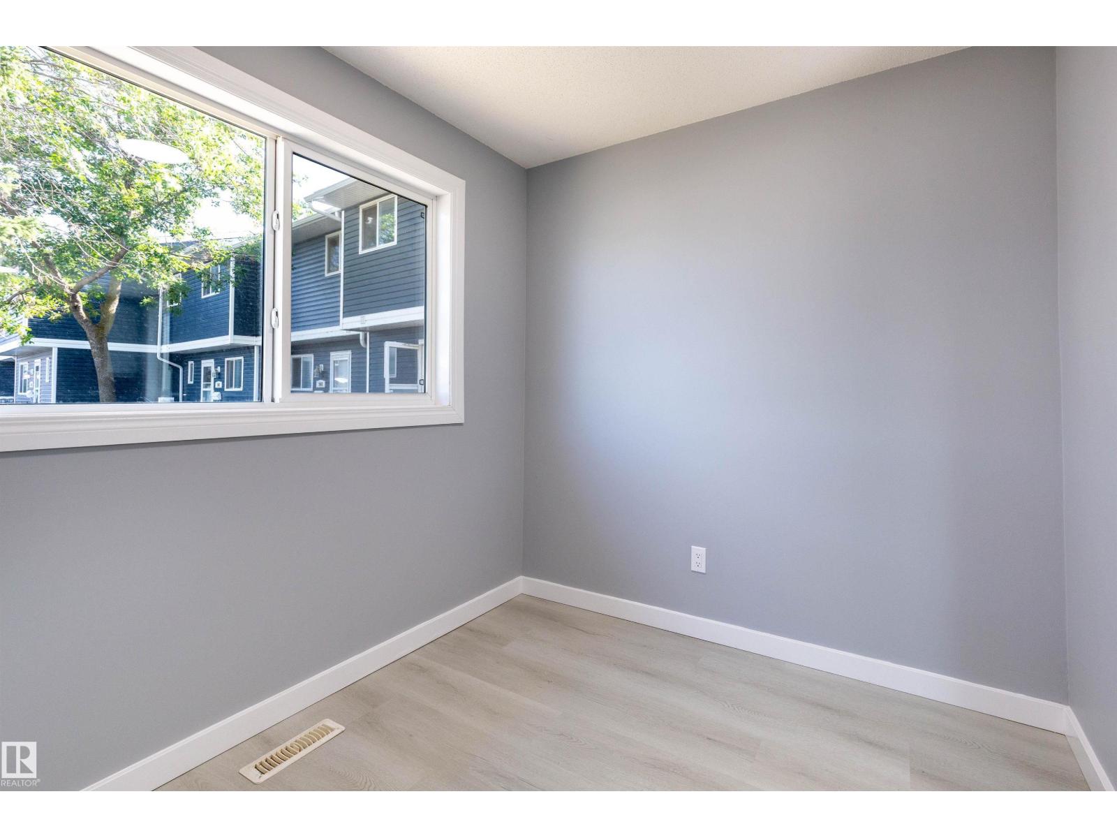 547 Dunluce Rd Nw, Edmonton, Alberta  T5X 4P4 - Photo 6 - E4459128