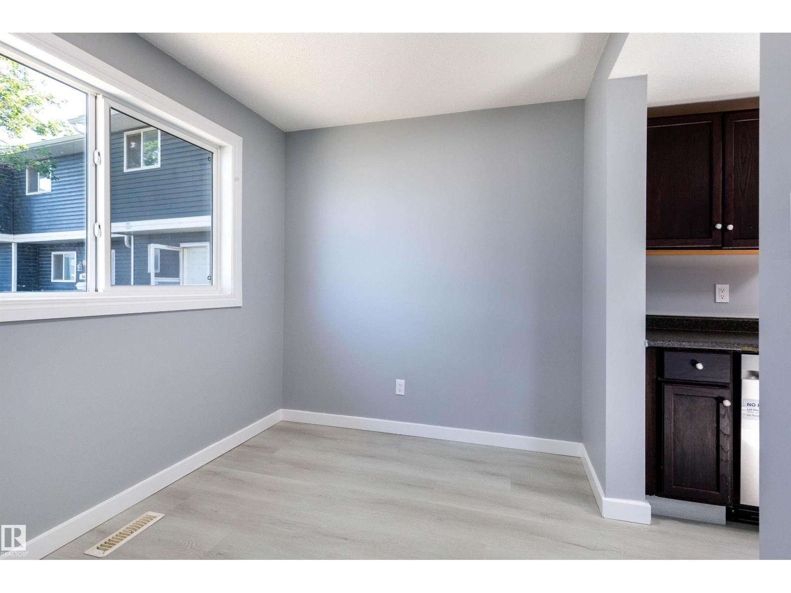 547 Dunluce Rd Nw, Edmonton, Alberta  T5X 4P4 - Photo 7 - E4459128
