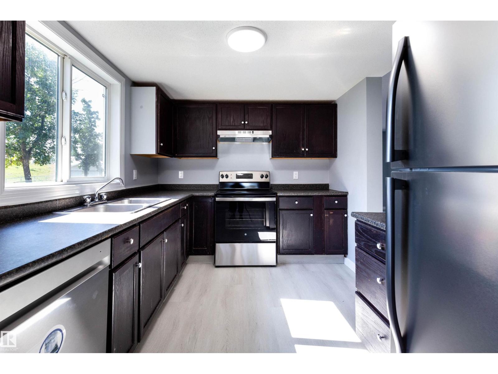 547 Dunluce Rd Nw, Edmonton, Alberta  T5X 4P4 - Photo 9 - E4459128