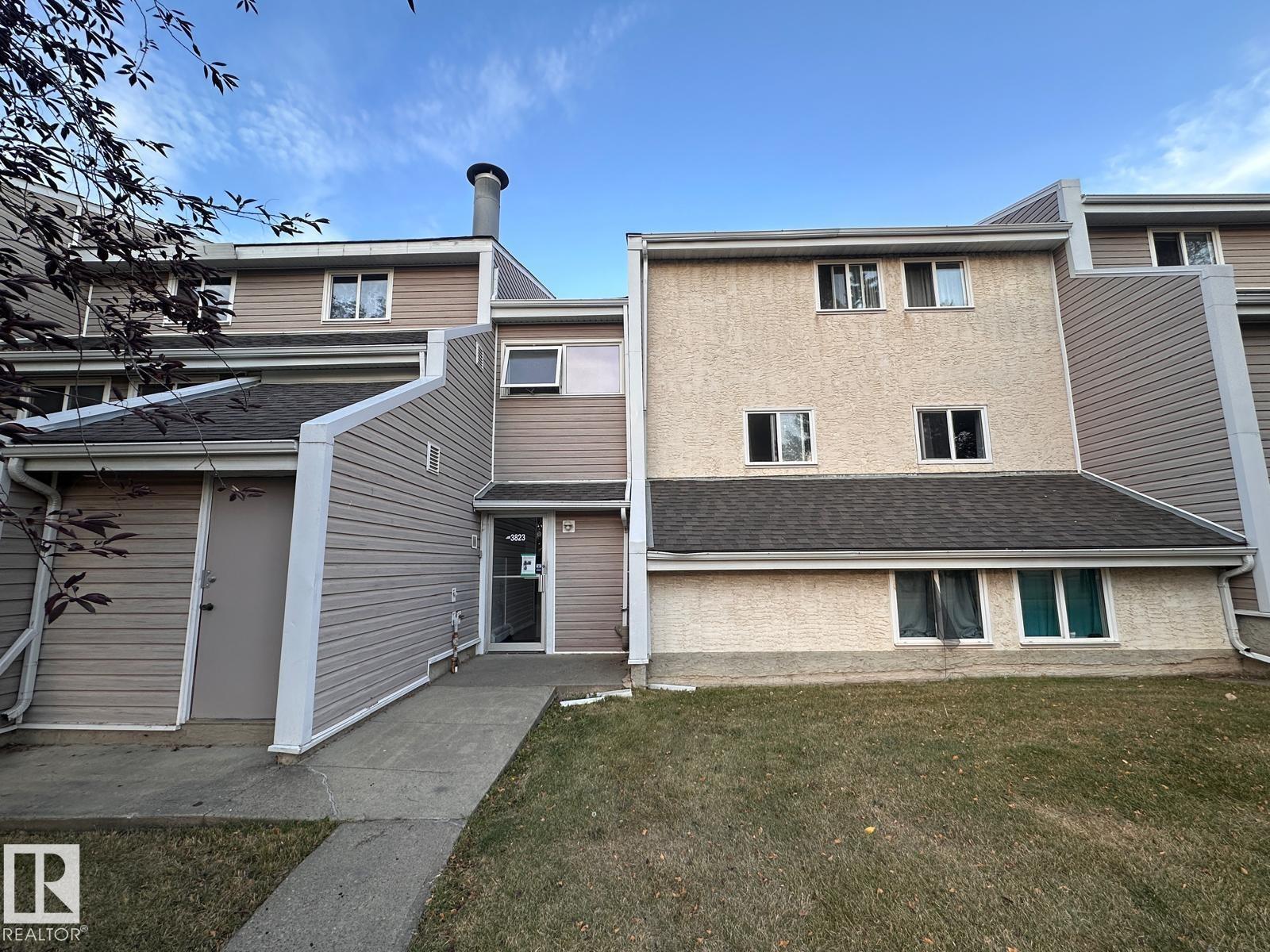 #4 3823 76 ST NW, Edmonton, Alberta