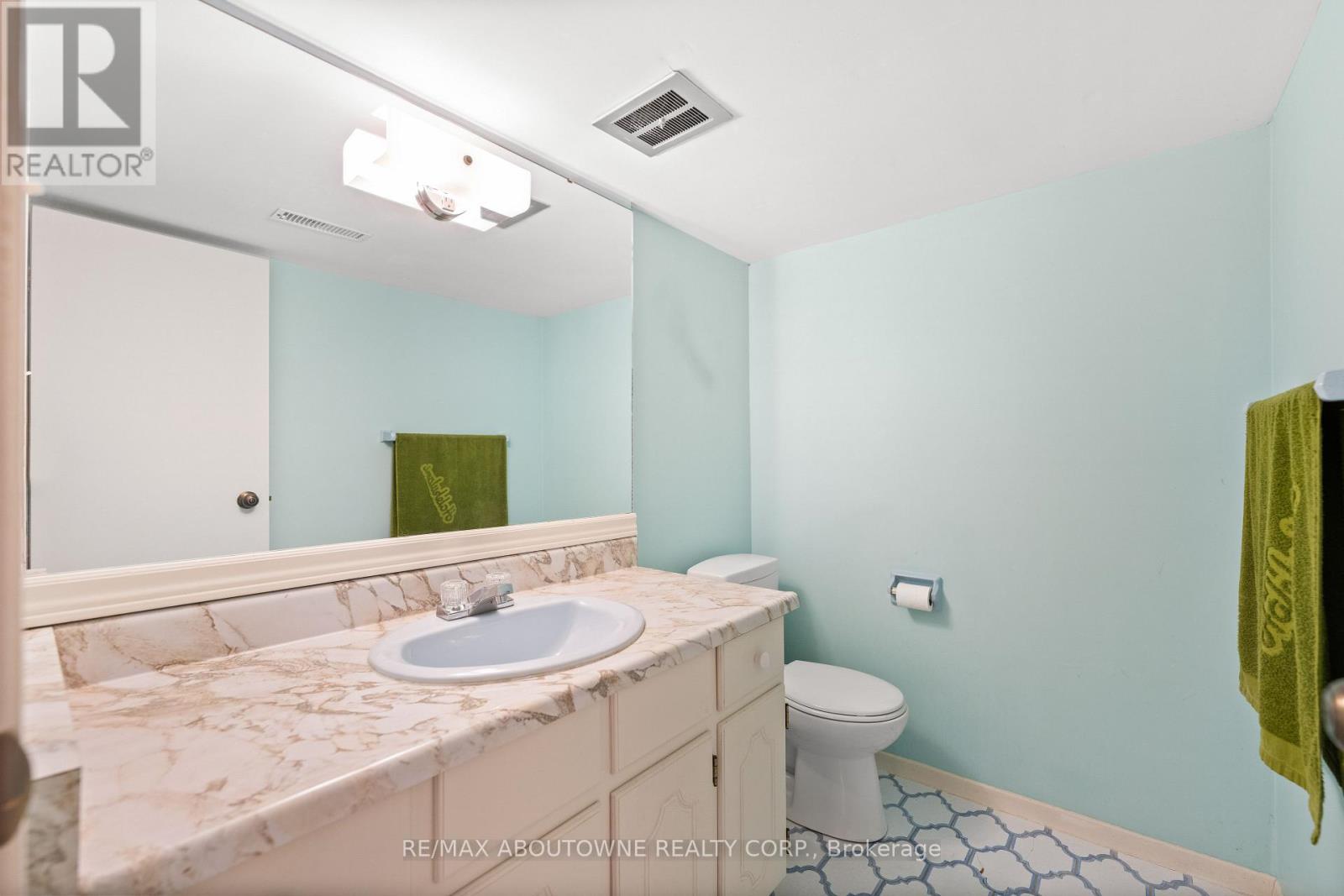 20 Arkendo Drive, Oakville (Fd Ford), Ontario  L6J 5T9 - Photo 31 - W12416294