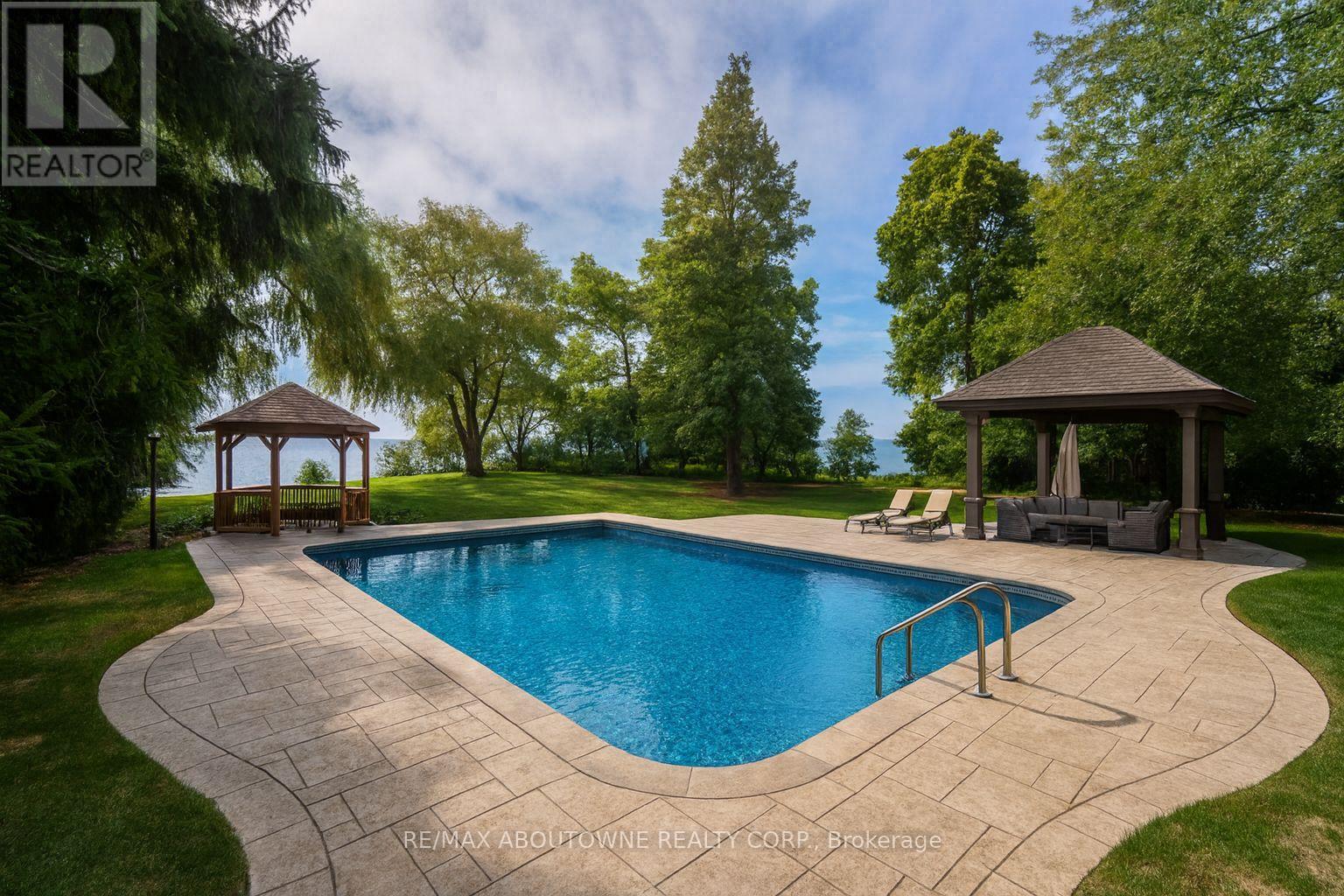 20 Arkendo Drive, Oakville (Fd Ford), Ontario  L6J 5T9 - Photo 45 - W12416294