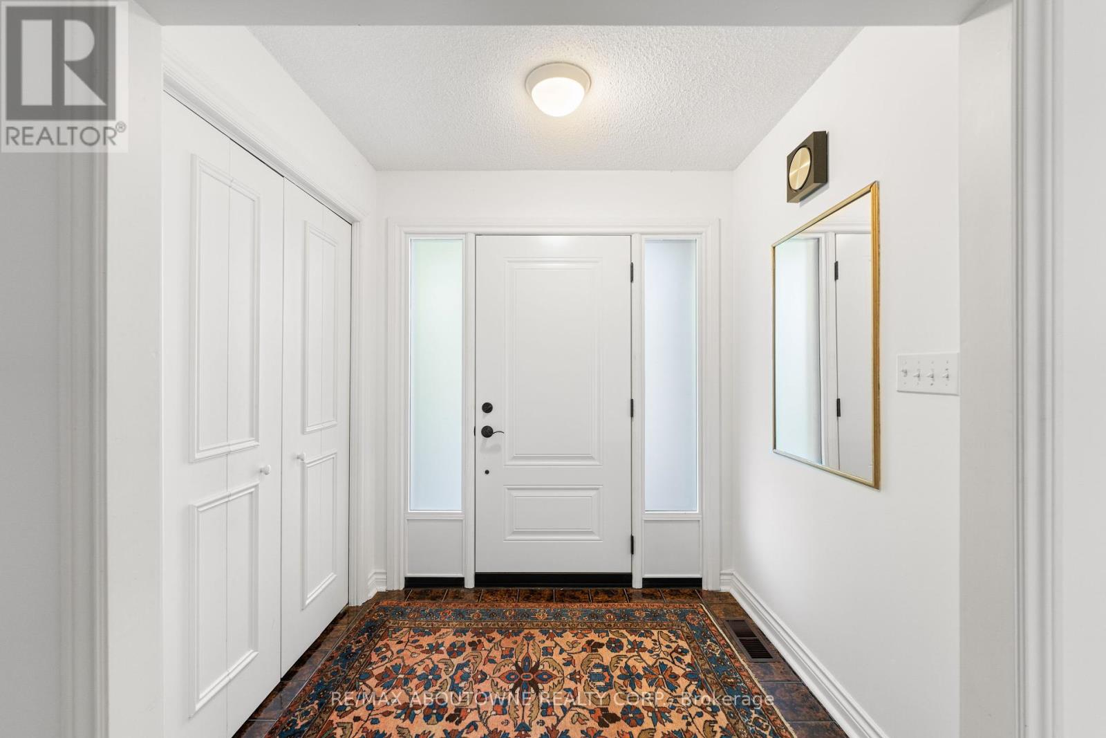 20 Arkendo Drive, Oakville (Fd Ford), Ontario  L6J 5T9 - Photo 9 - W12416294