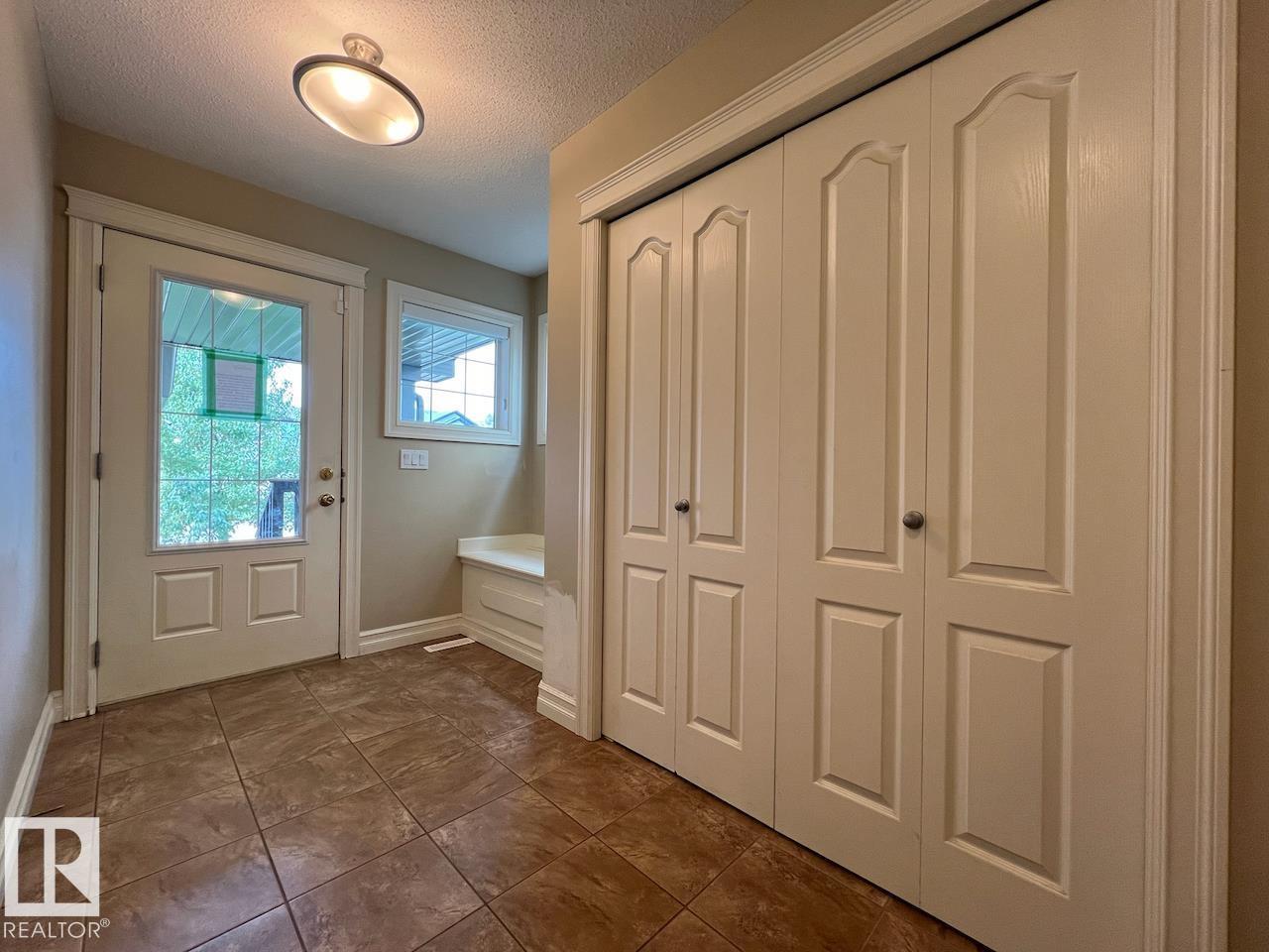 1236 Westerra Cr, Stony Plain, Alberta  T7Z 0B2 - Photo 4 - E4459127