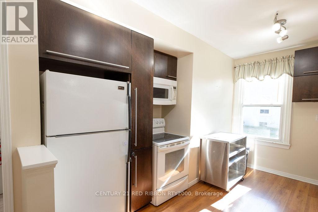 69 High Street W, Strathroy-Caradoc, Ontario  N7G 1G7 - Photo 5 - X12312835