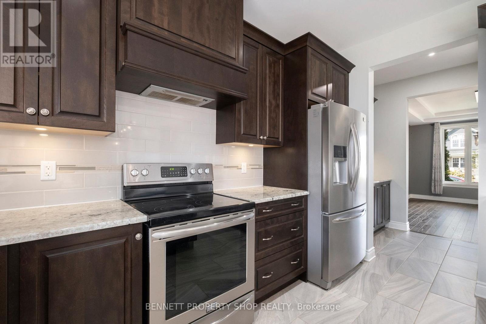 110 Talos Circle, Ottawa, Ontario  K0A 2Z0 - Photo 8 - X12422156