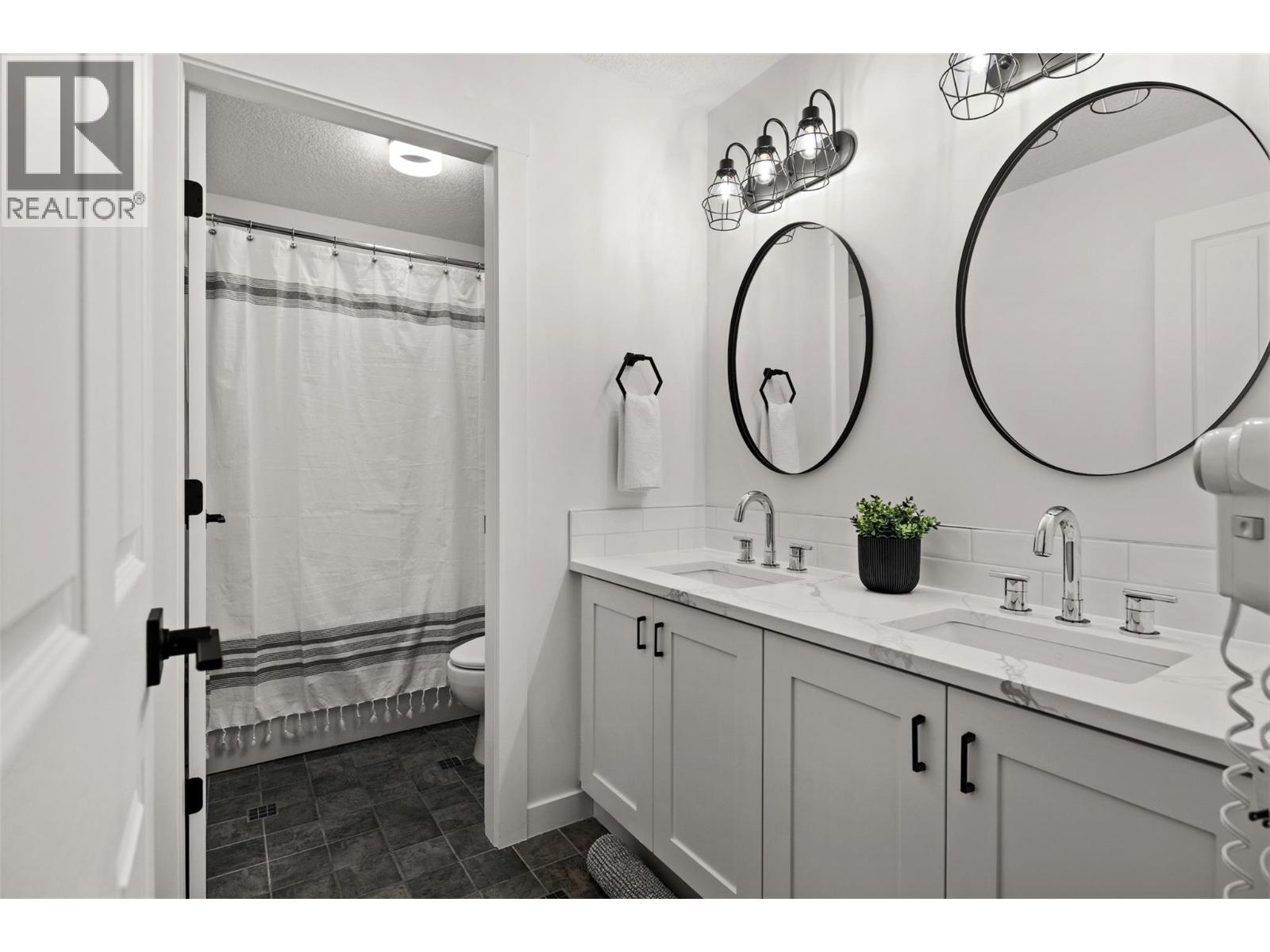 2070 Summit Drive Unit# 511, Panorama, British Columbia  V0A 1T0 - Photo 33 - 10363758