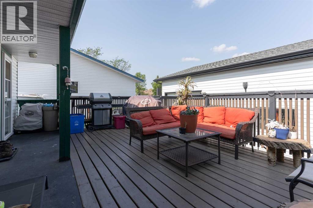6122 32 Avenue, Camrose, Alberta  T4V 4R8 - Photo 4 - A2257482
