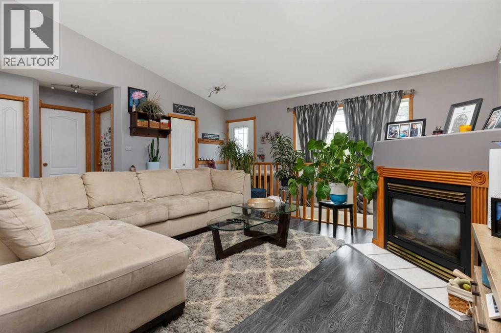 6122 32 Avenue, Camrose, Alberta  T4V 4R8 - Photo 8 - A2257482