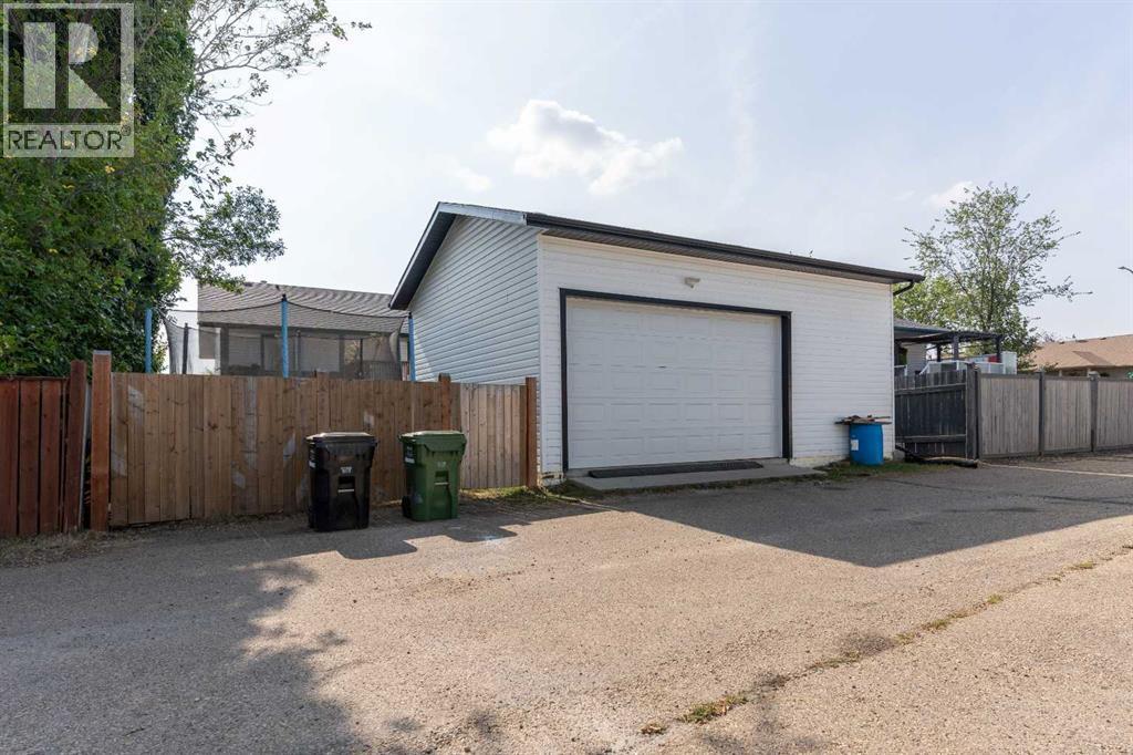 6122 32 Avenue, Camrose, Alberta  T4V 4R8 - Photo 2 - A2257482
