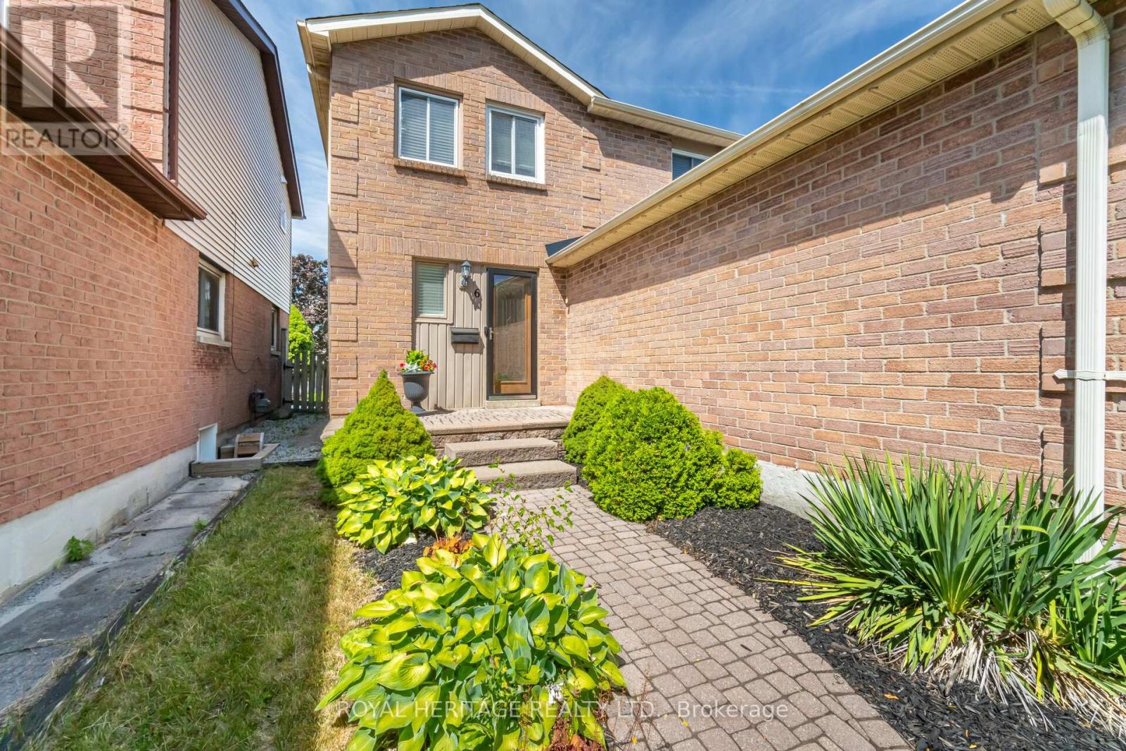 6 Field Crescent, Ajax, Ontario  L1Z 1A9 - Photo 6 - E12422467