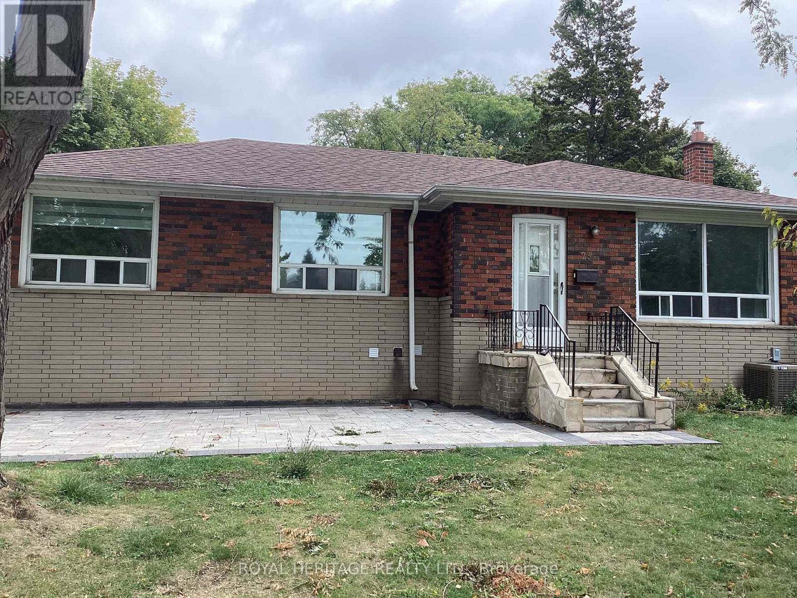 UPPER - 23 LEJUNE ROAD, Toronto, Ontario