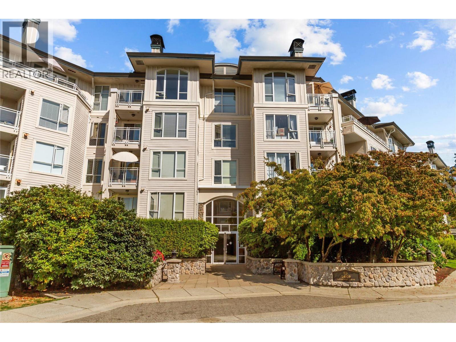 302 3608 DEERCREST DRIVE, North Vancouver, British Columbia