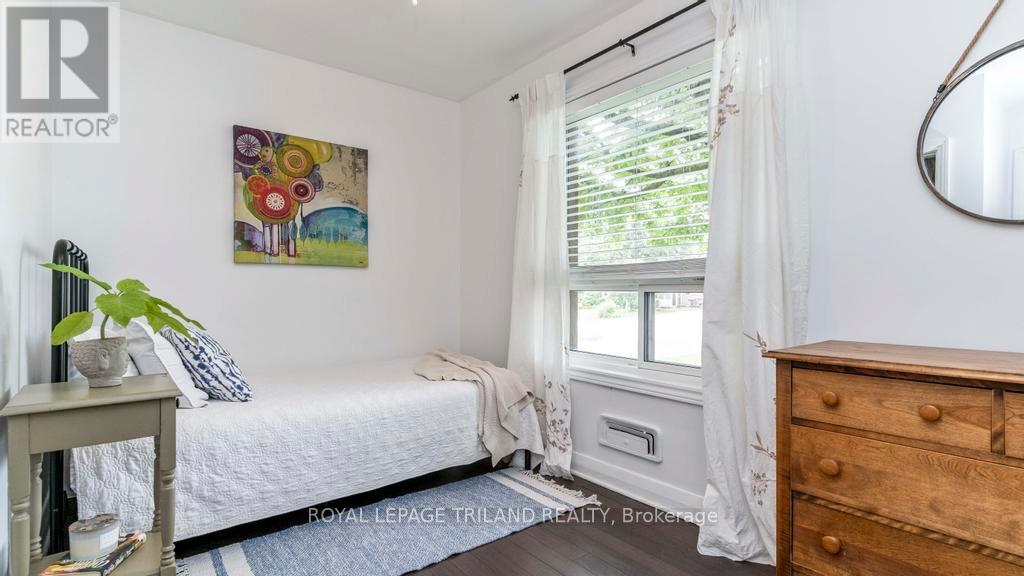 90 Queen Street, Thames Centre, Ontario  N0L 1G2 - Photo 10 - X12422543