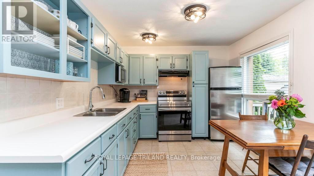 90 Queen Street, Thames Centre, Ontario  N0L 1G2 - Photo 15 - X12422543