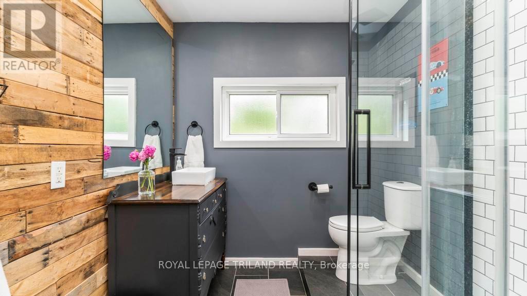 90 Queen Street, Thames Centre, Ontario  N0L 1G2 - Photo 24 - X12422543