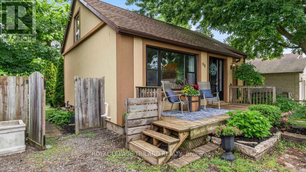 90 Queen Street, Thames Centre, Ontario  N0L 1G2 - Photo 3 - X12422543