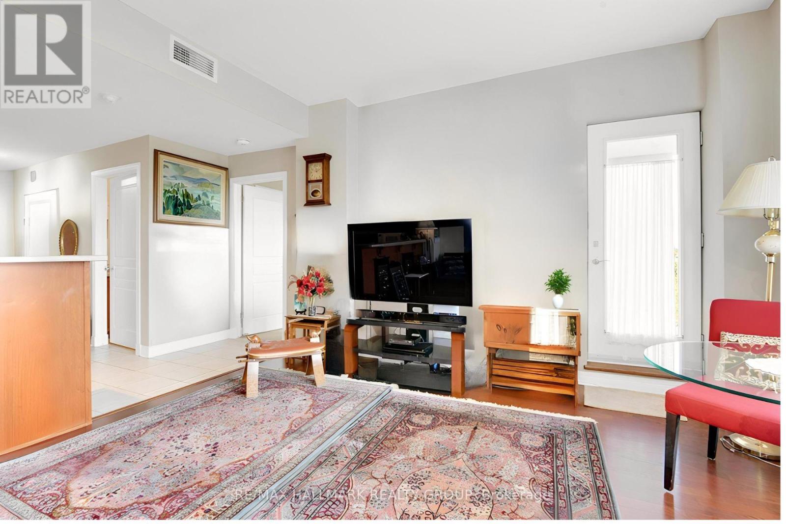 320 - 905 Beauparc Private, Ottawa, Ontario  K1G 4K1 - Photo 10 - X12422513