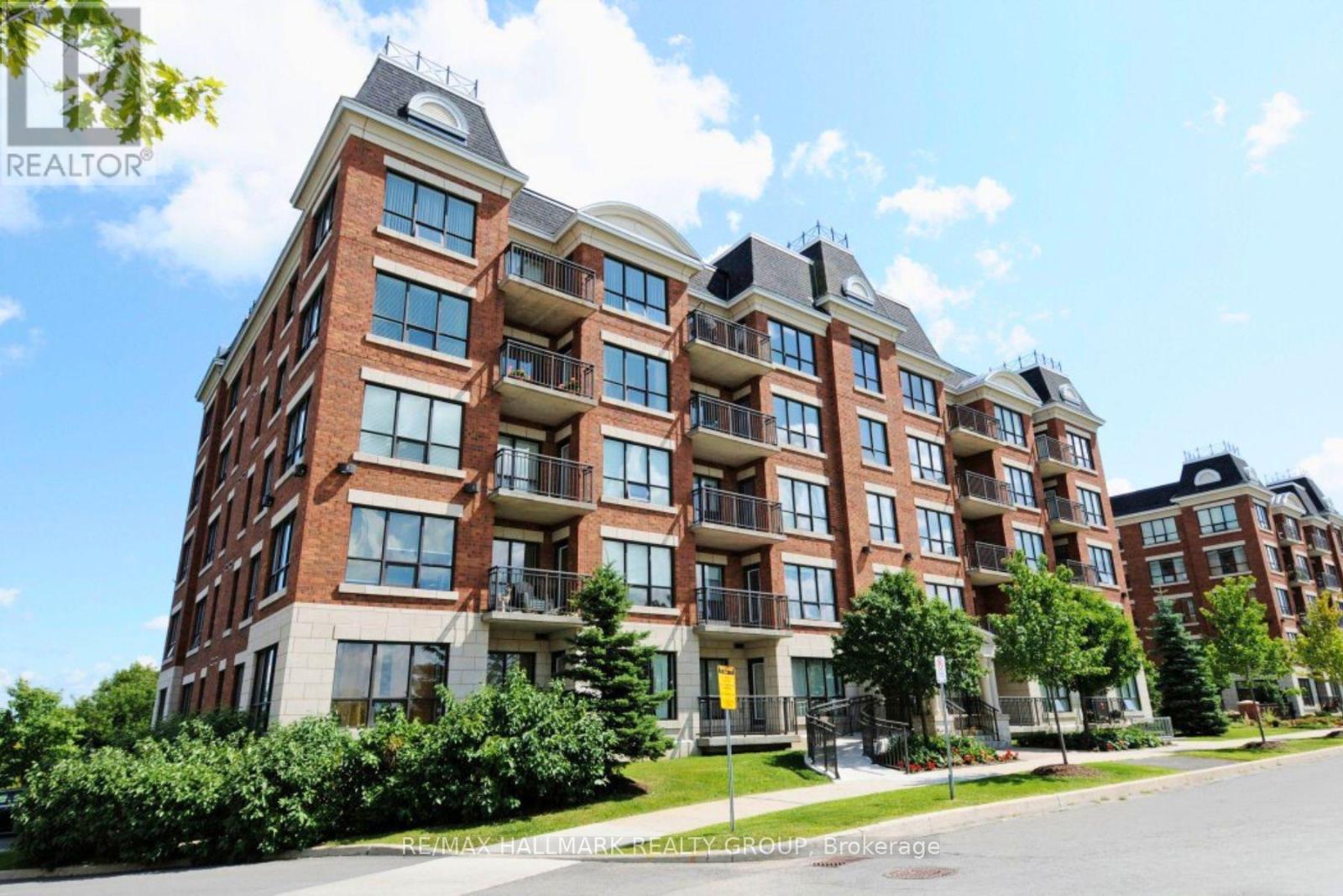 320 - 905 Beauparc Private, Ottawa, Ontario  K1G 4K1 - Photo 2 - X12422513