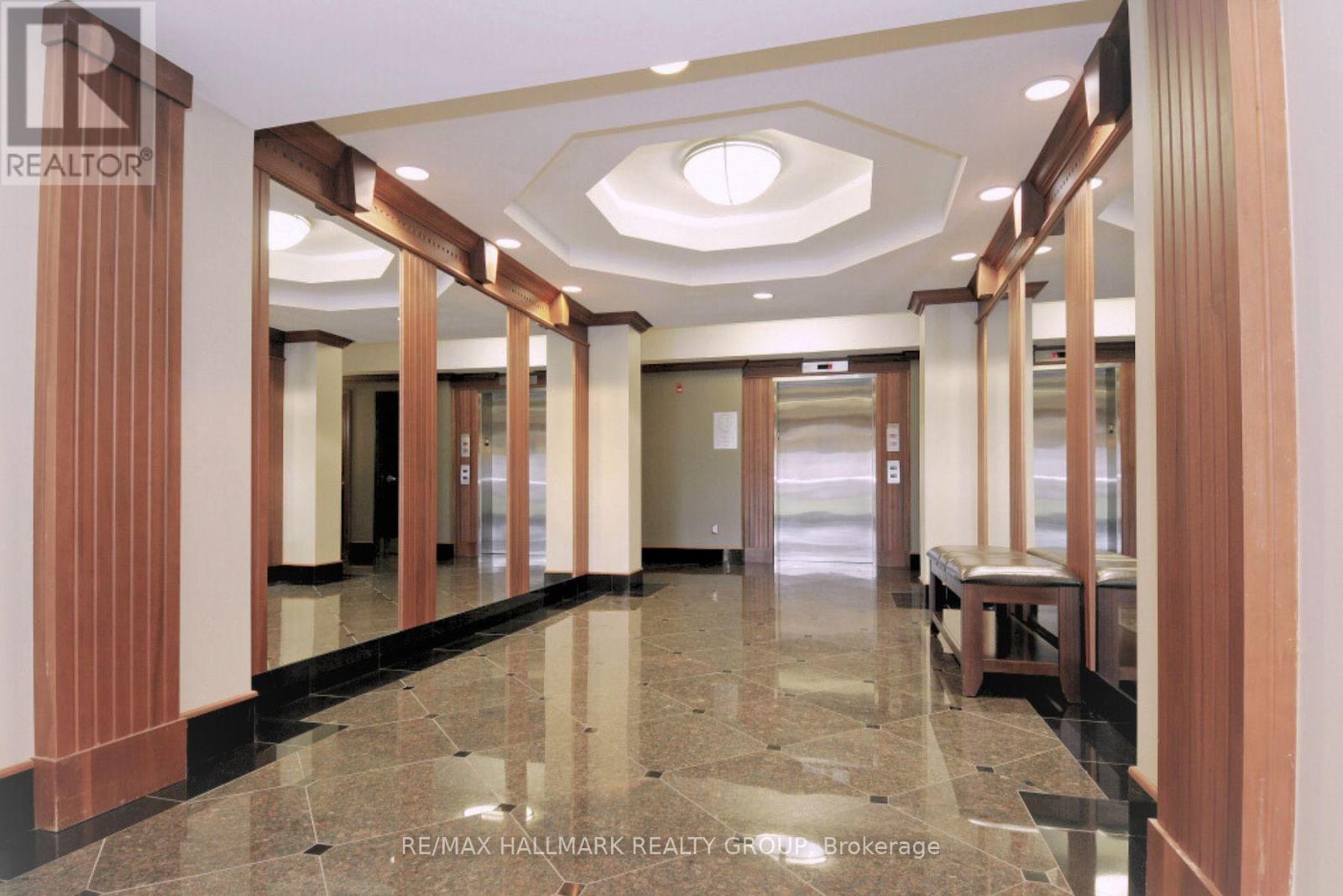 320 - 905 Beauparc Private, Ottawa, Ontario  K1G 4K1 - Photo 4 - X12422513