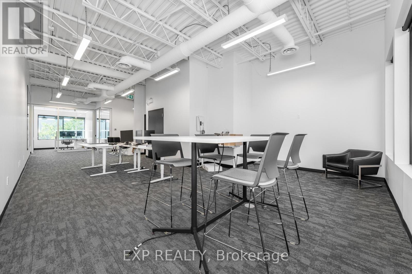 206 & 208 - 2310 St Laurent Boulevard, Ottawa, Ontario  K1G 5H9 - Photo 14 - X12422528