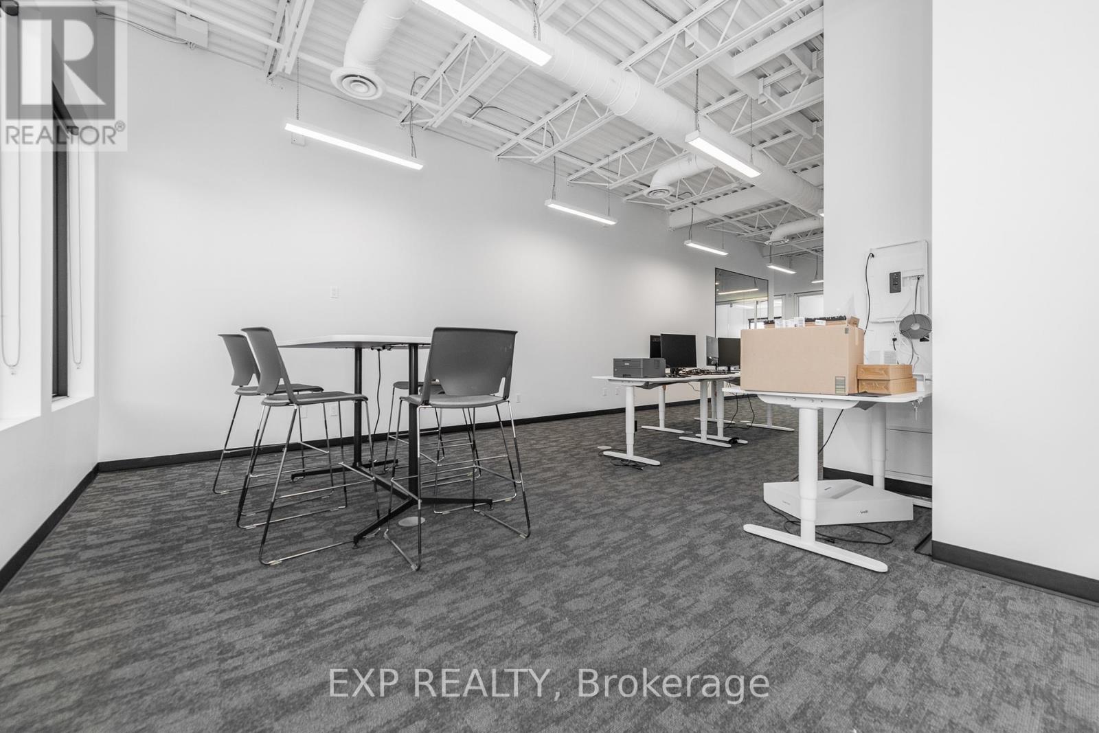 206 & 208 - 2310 St Laurent Boulevard, Ottawa, Ontario  K1G 5H9 - Photo 16 - X12422528