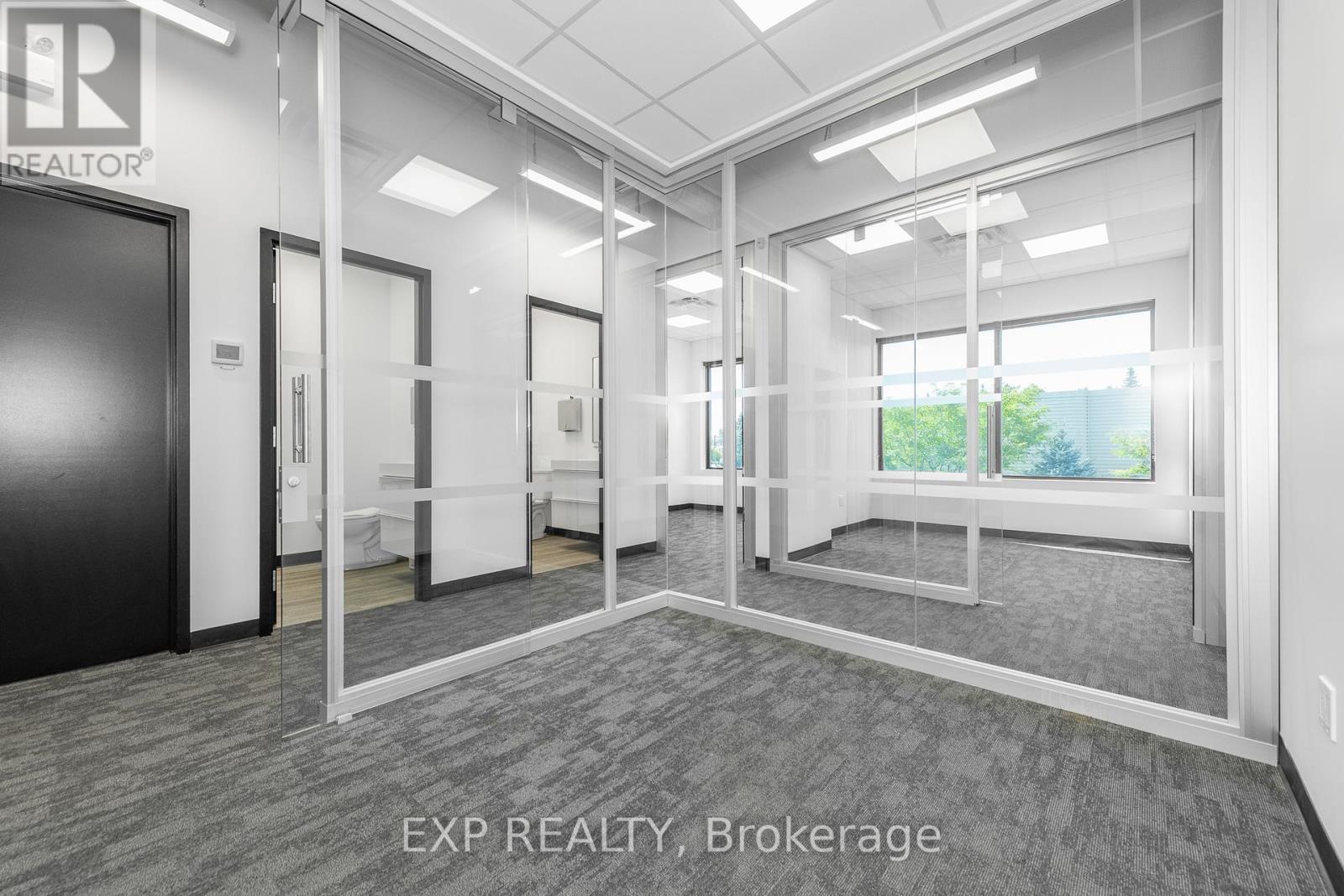 206 & 208 - 2310 St Laurent Boulevard, Ottawa, Ontario  K1G 5H9 - Photo 21 - X12422528