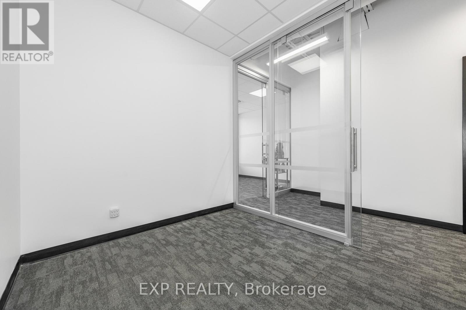 206 & 208 - 2310 St Laurent Boulevard, Ottawa, Ontario  K1G 5H9 - Photo 27 - X12422528