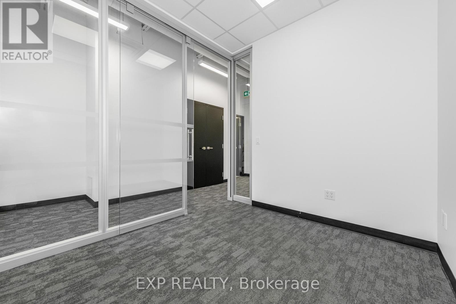 206 & 208 - 2310 St Laurent Boulevard, Ottawa, Ontario  K1G 5H9 - Photo 28 - X12422528