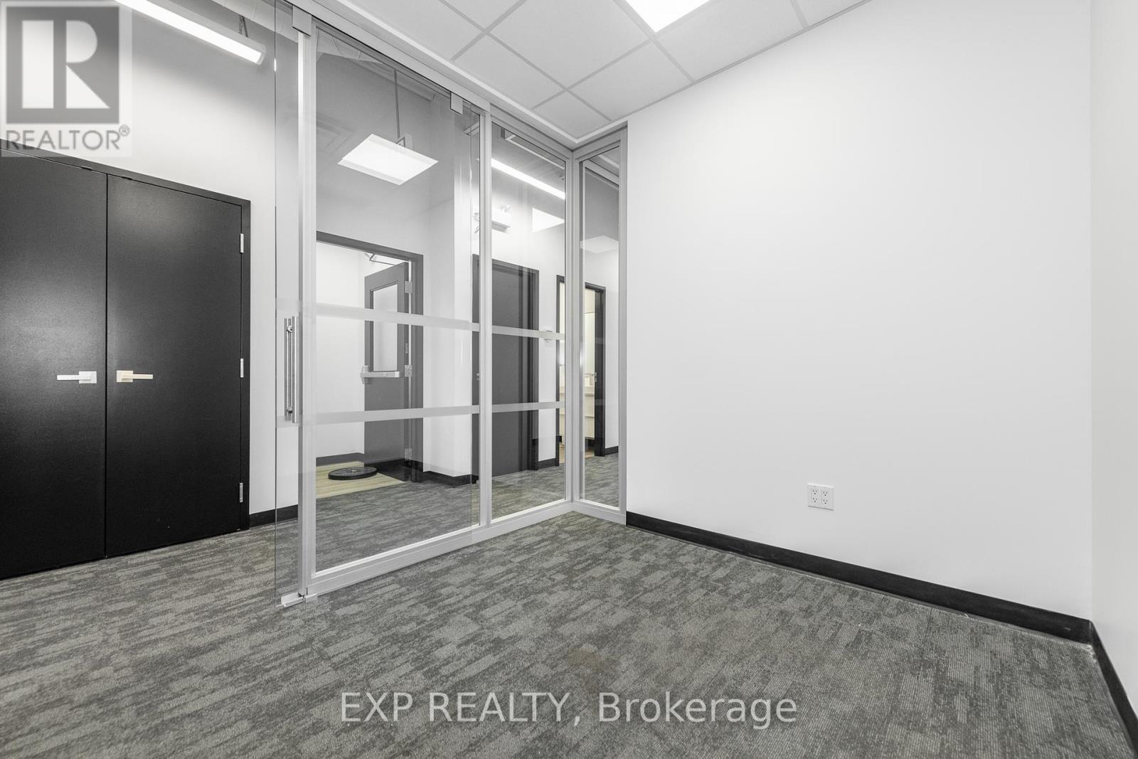 206 & 208 - 2310 St Laurent Boulevard, Ottawa, Ontario  K1G 5H9 - Photo 30 - X12422528