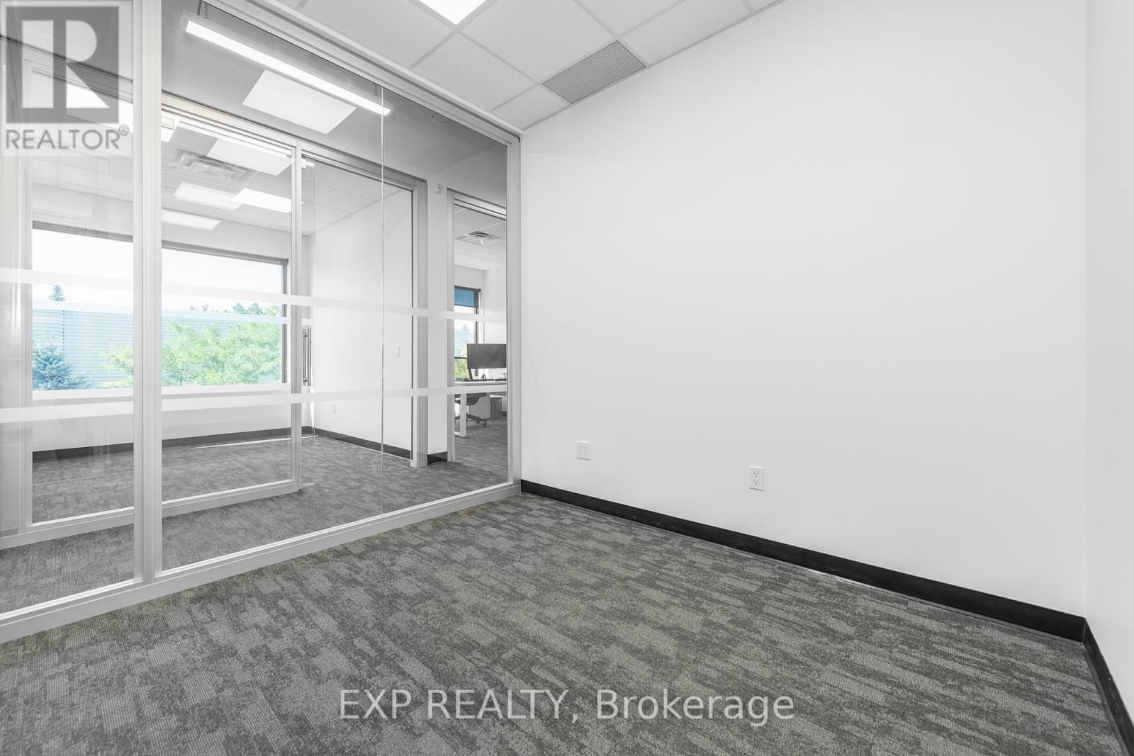 206 & 208 - 2310 St Laurent Boulevard, Ottawa, Ontario  K1G 5H9 - Photo 33 - X12422528
