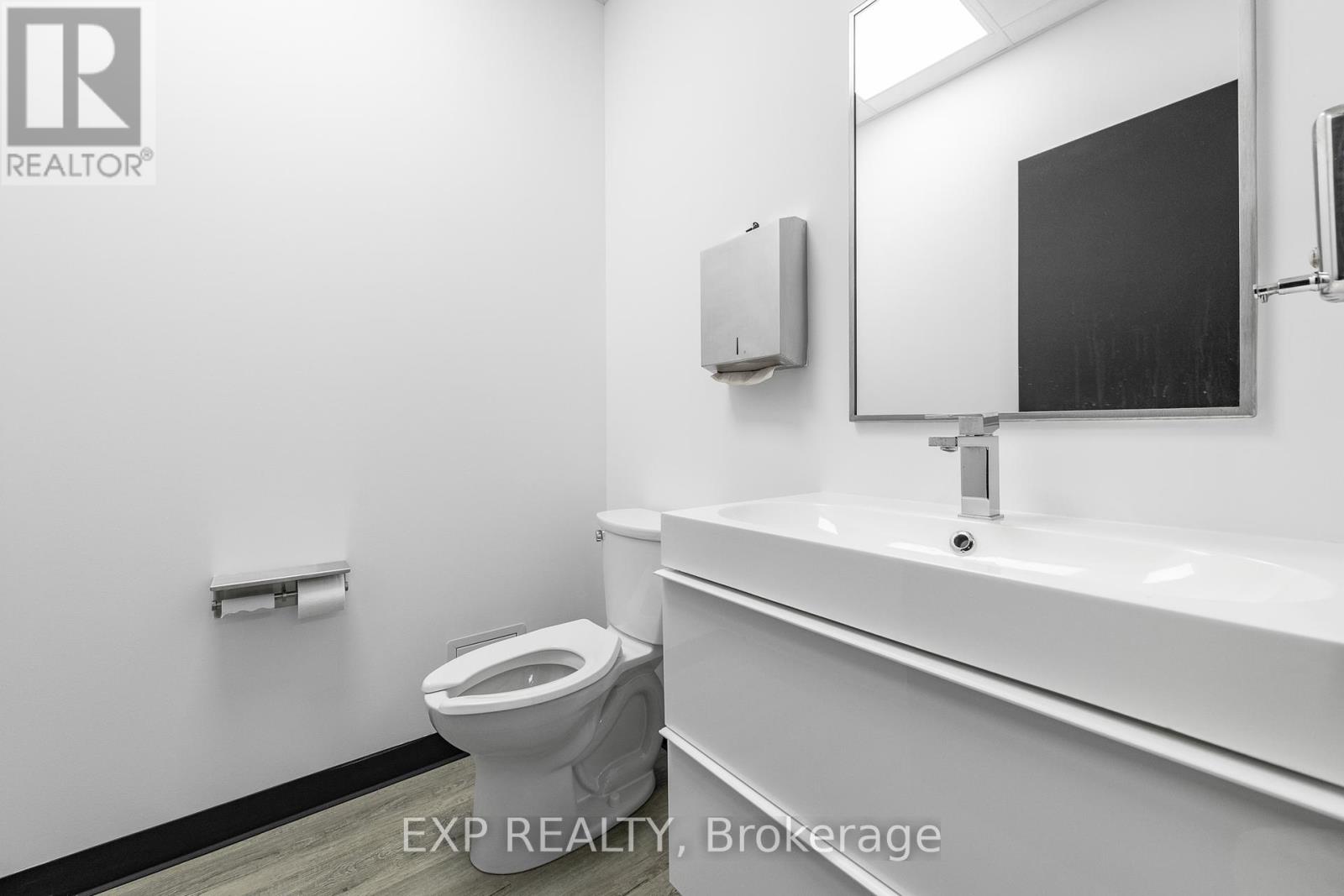 206 & 208 - 2310 St Laurent Boulevard, Ottawa, Ontario  K1G 5H9 - Photo 34 - X12422528