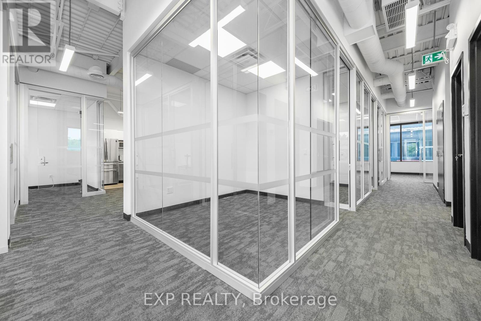 206 & 208 - 2310 St Laurent Boulevard, Ottawa, Ontario  K1G 5H9 - Photo 35 - X12422528