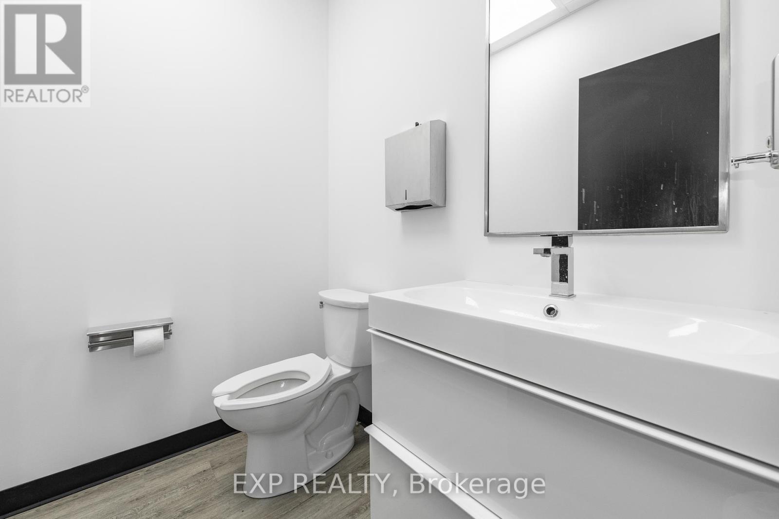 206 & 208 - 2310 St Laurent Boulevard, Ottawa, Ontario  K1G 5H9 - Photo 36 - X12422528