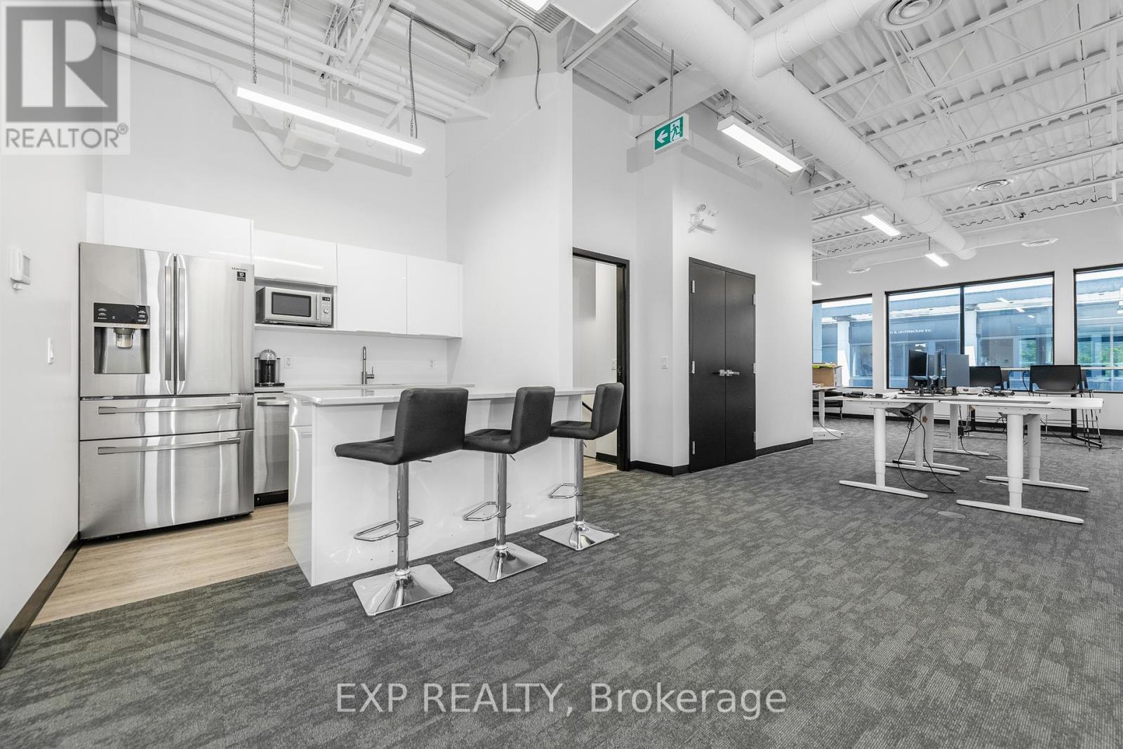 206 & 208 - 2310 St Laurent Boulevard, Ottawa, Ontario  K1G 5H9 - Photo 7 - X12422528