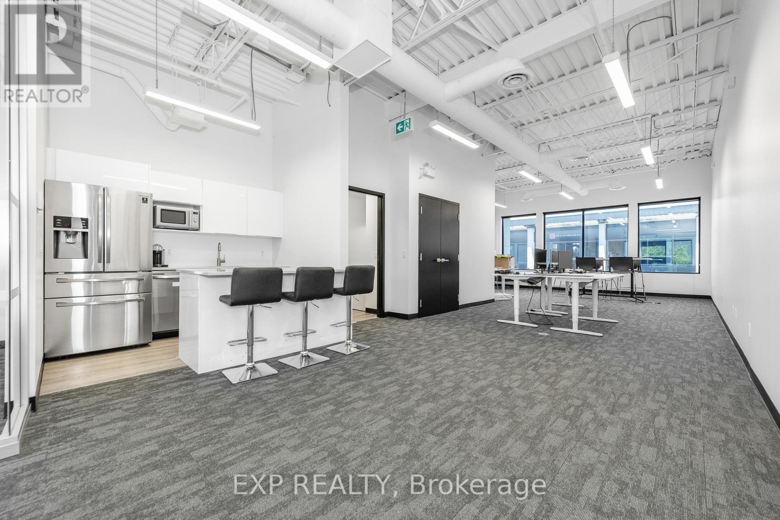 206 & 208 - 2310 St Laurent Boulevard, Ottawa, Ontario  K1G 5H9 - Photo 8 - X12422528